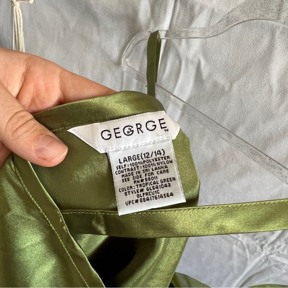 Silky Green Cami with Mesh Trim - Picture 6 of 8